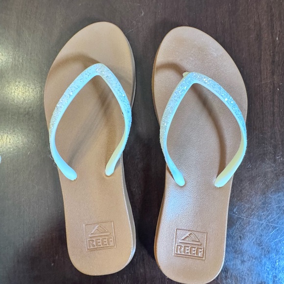 Reef Women's Cushion Stargazer Sandals with Glittery Silver Straps. Size 7 - Picture 1 of 6